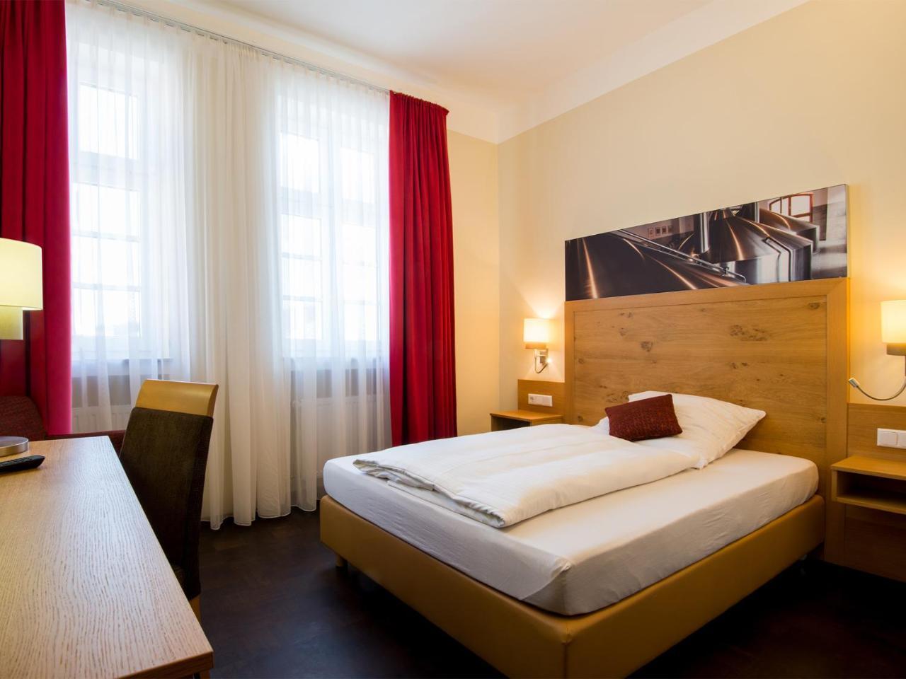 Hotel Brauereigasthof Amberger Kosching Екстериор снимка