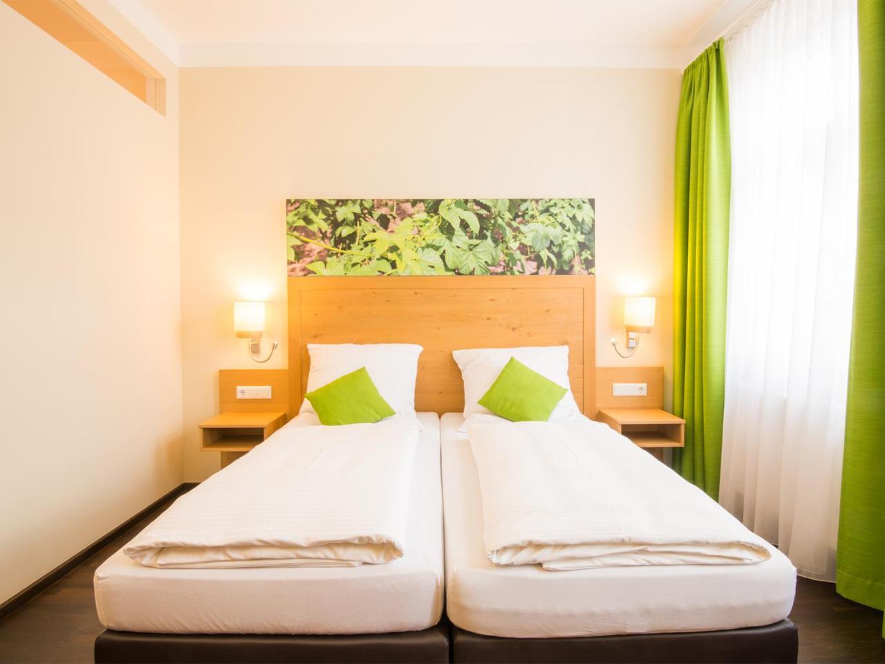 Hotel Brauereigasthof Amberger Kosching Екстериор снимка